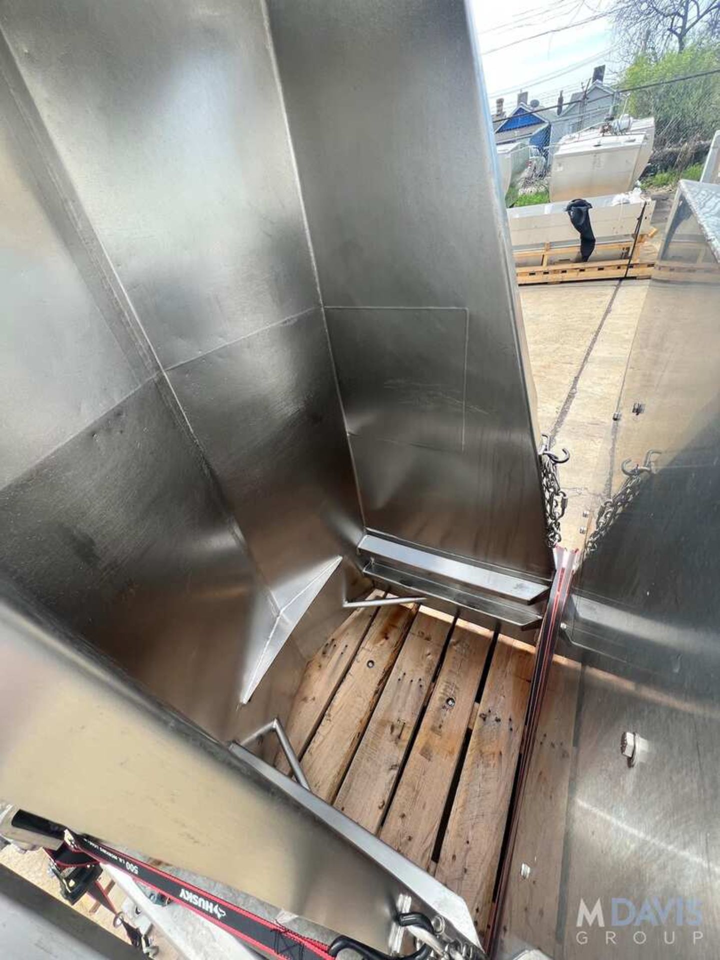 TUBAR HYDRAULIC DUMPER (INVENTORY # ) (LOCATED @ MDG SHOWROOM - PITTSBURGH, PA) (LOCATED @ MDG SHOW - Image 7 of 13