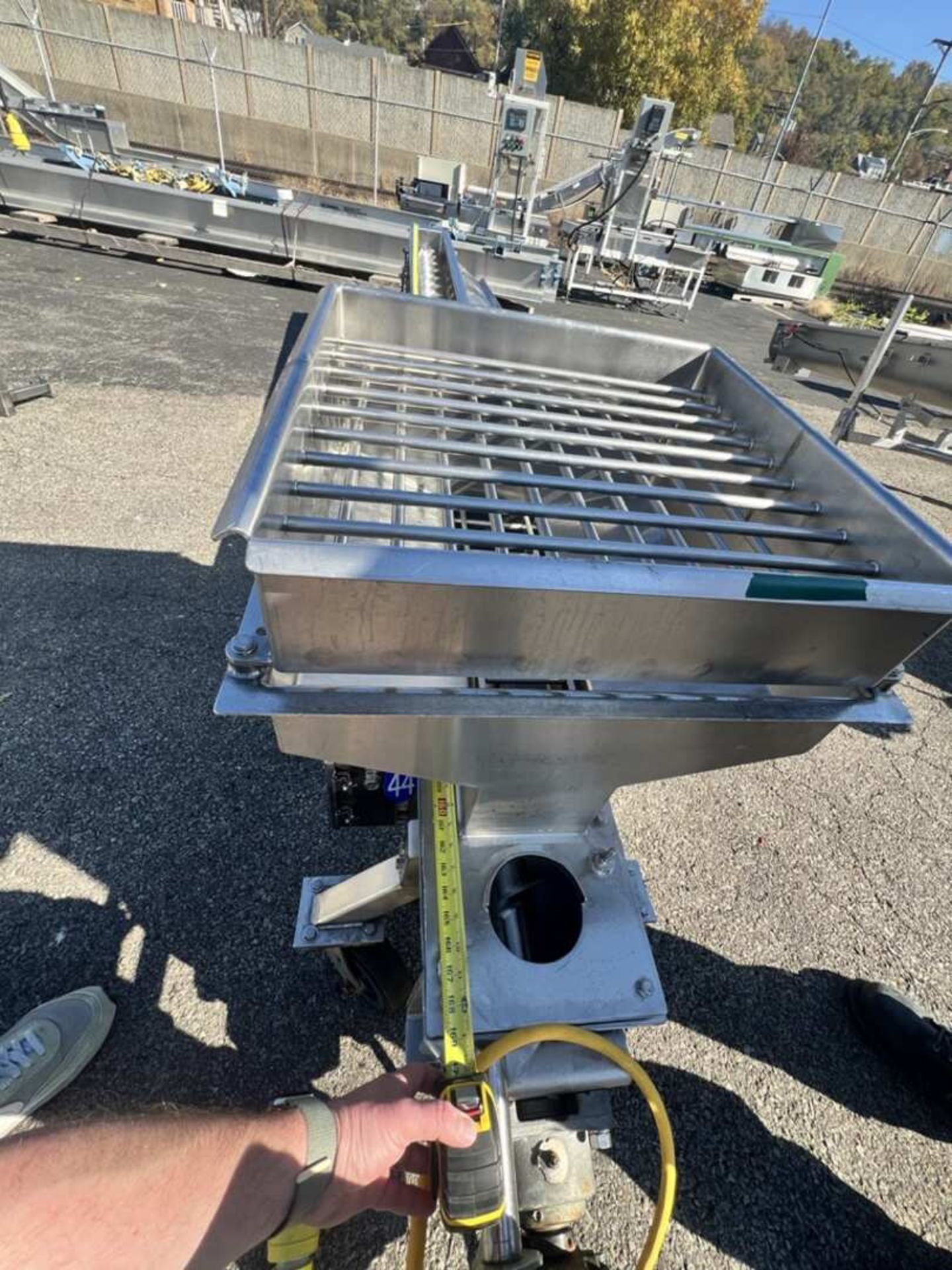14 FT L PORTABLE INCLINED S/S AUGER CONVEYOR - Image 14 of 27