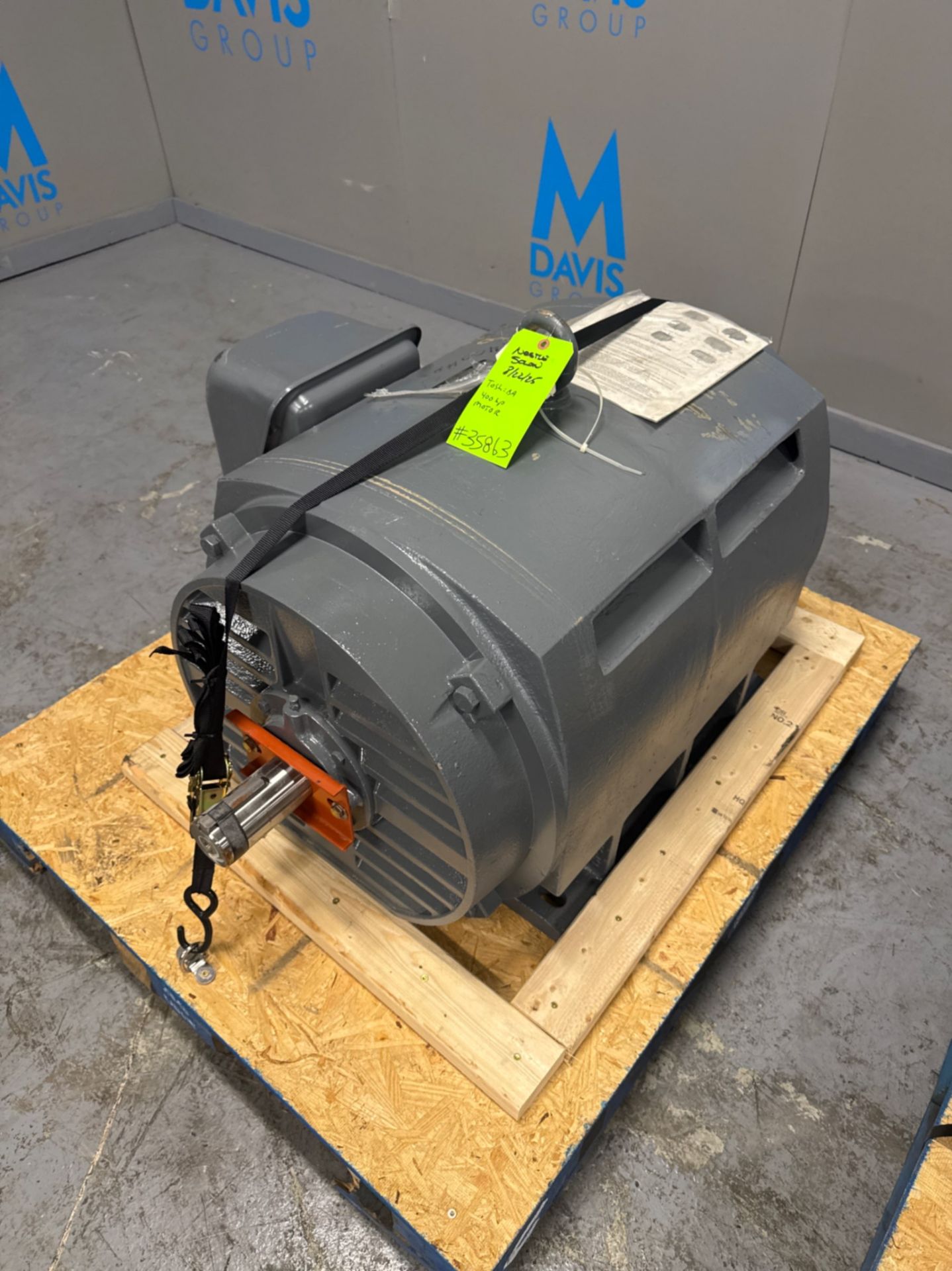 TOSHIBA 400 HP MOTOR