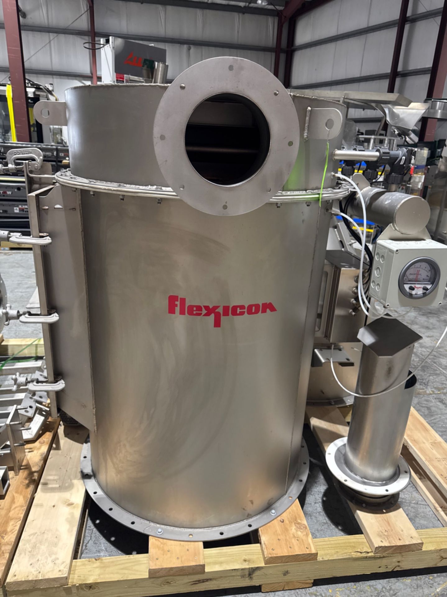 Sweco 46 S/S Deck Sifter with Flexicon Bag Dump Station with Dust Collection System - Image 28 of 29