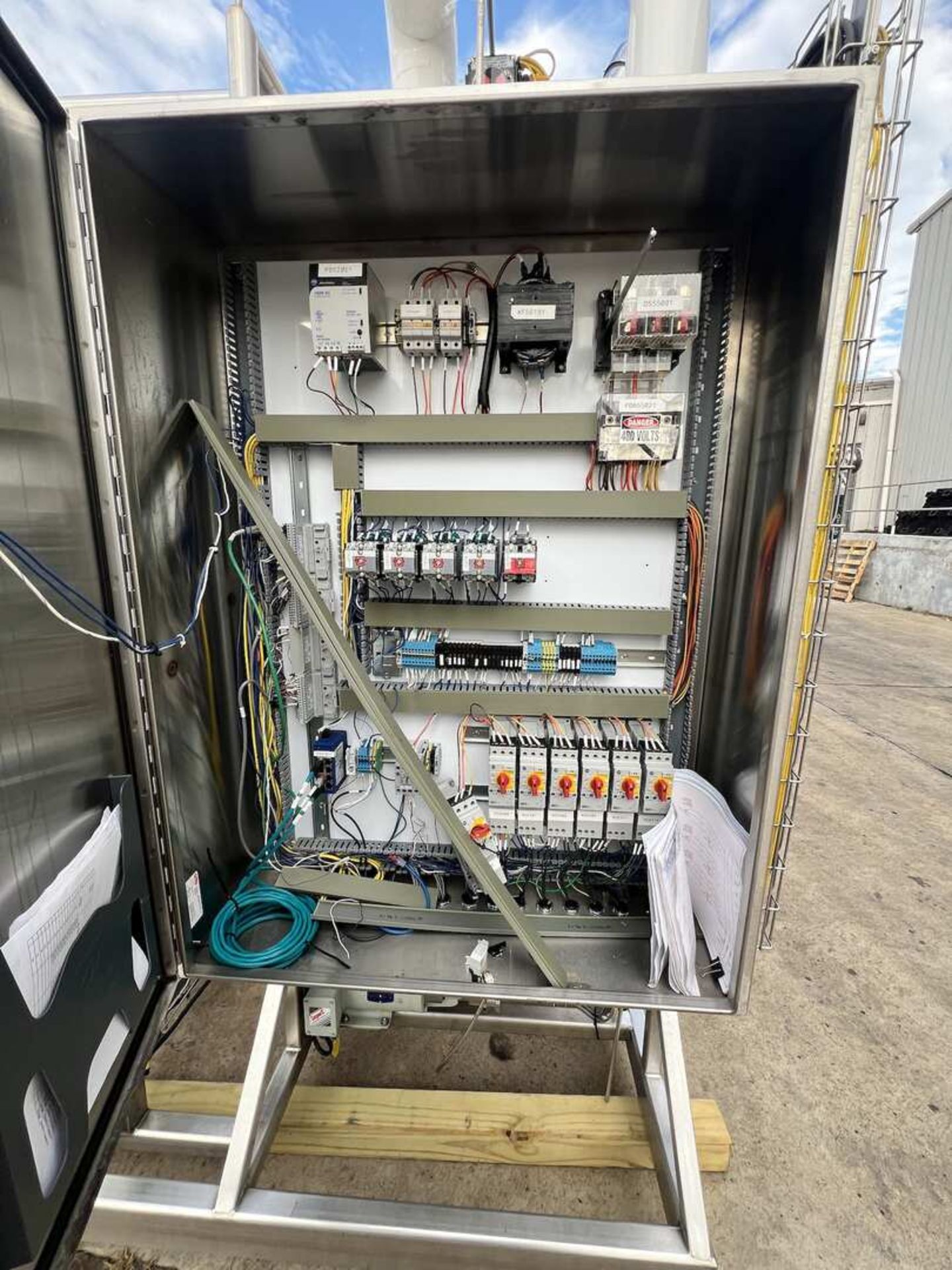 2010 S/S Reactor Skid System with (4) Buckeye Aprox. 200 Gal. Jacketed S/S Tanks - Image 6 of 23