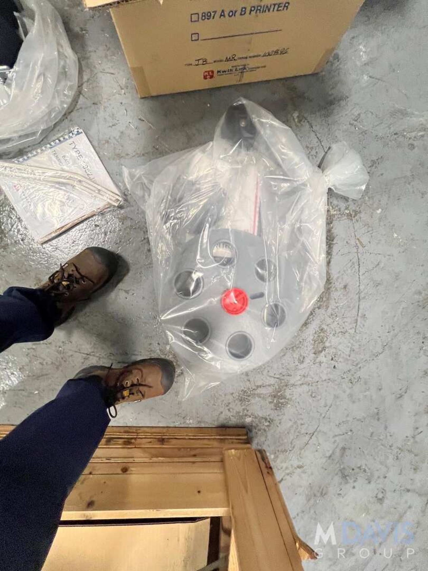 NEW KWIK LOK BAG TENSIONER / BAG CLOSER, MODEL 865, KWIK LOK BAG TENSIONER MODEL MR (INVENTORY # ) - Image 14 of 14