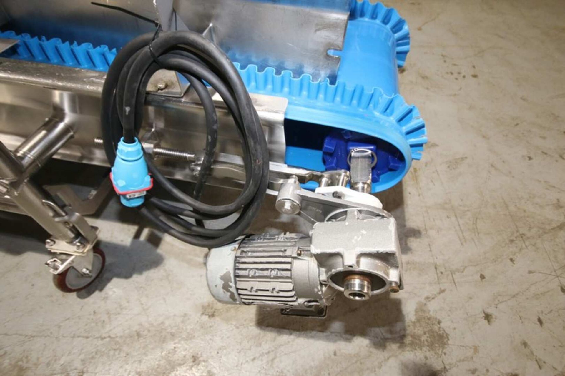 Aprox. 152" L x 17" to 65" H Portable S/S Belt - Image 5 of 5