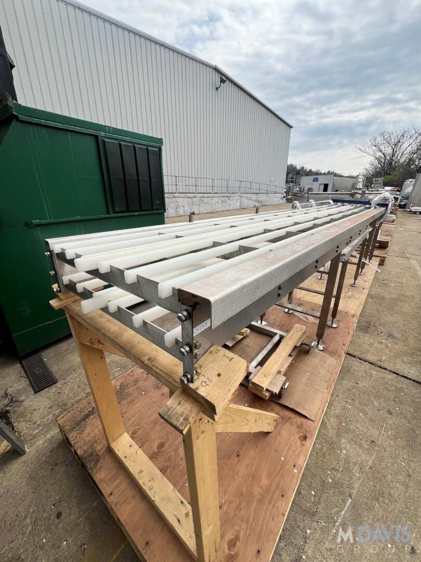 NEW BOSTON CONVEYOR AND AUTOMOTION S/S CONVEYOR WITH SWITCH, APPROX. 203 IN. L X 30 IN. W (INVENTO - Image 2 of 16