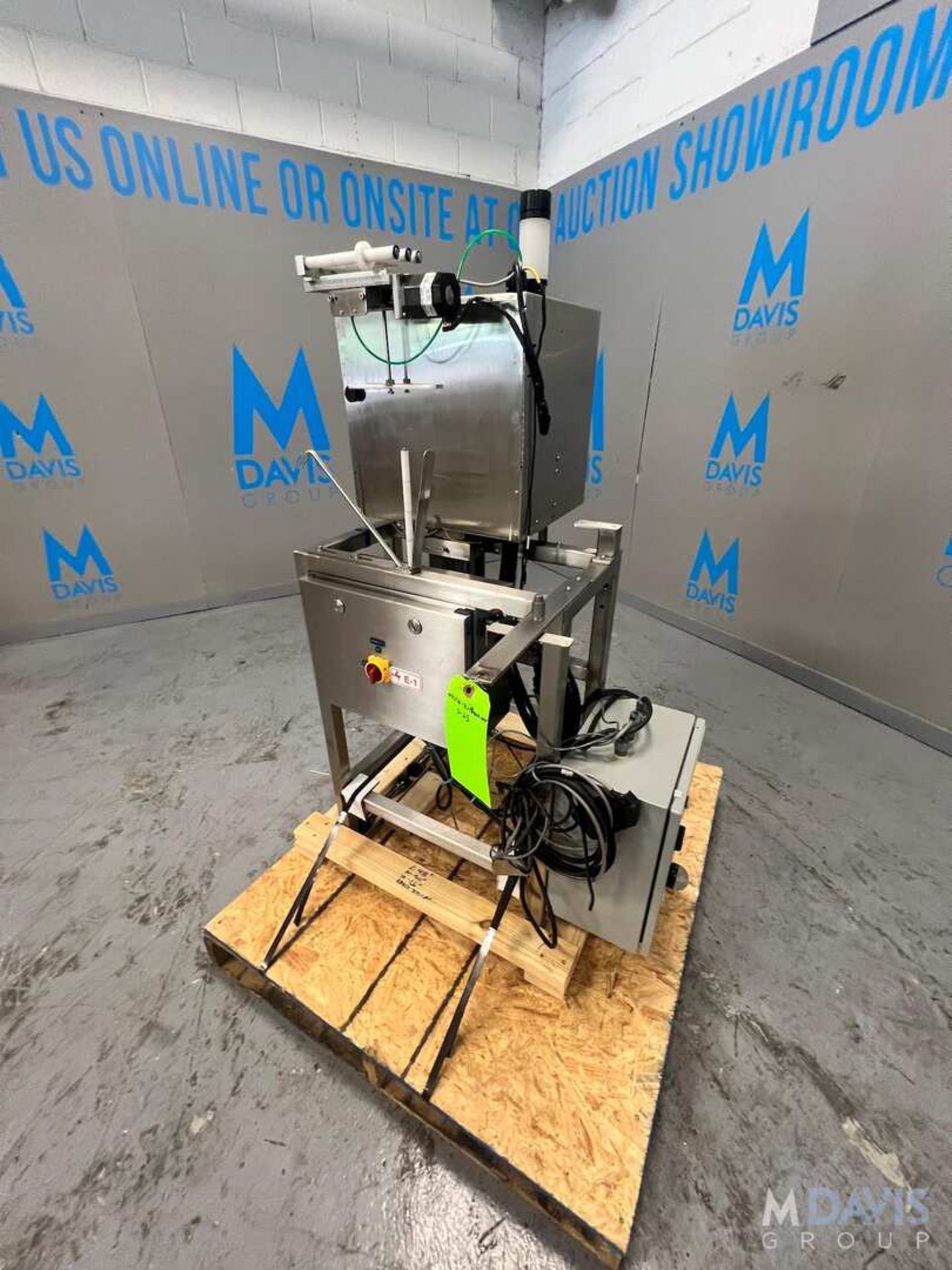 MARBURG S/S AUTOCAP SEALER / NECK BANDER, MODEL M-625-CT2-FB, S/N 29637, ALLEN BRADLEY CONTROLS (IN - Image 5 of 14