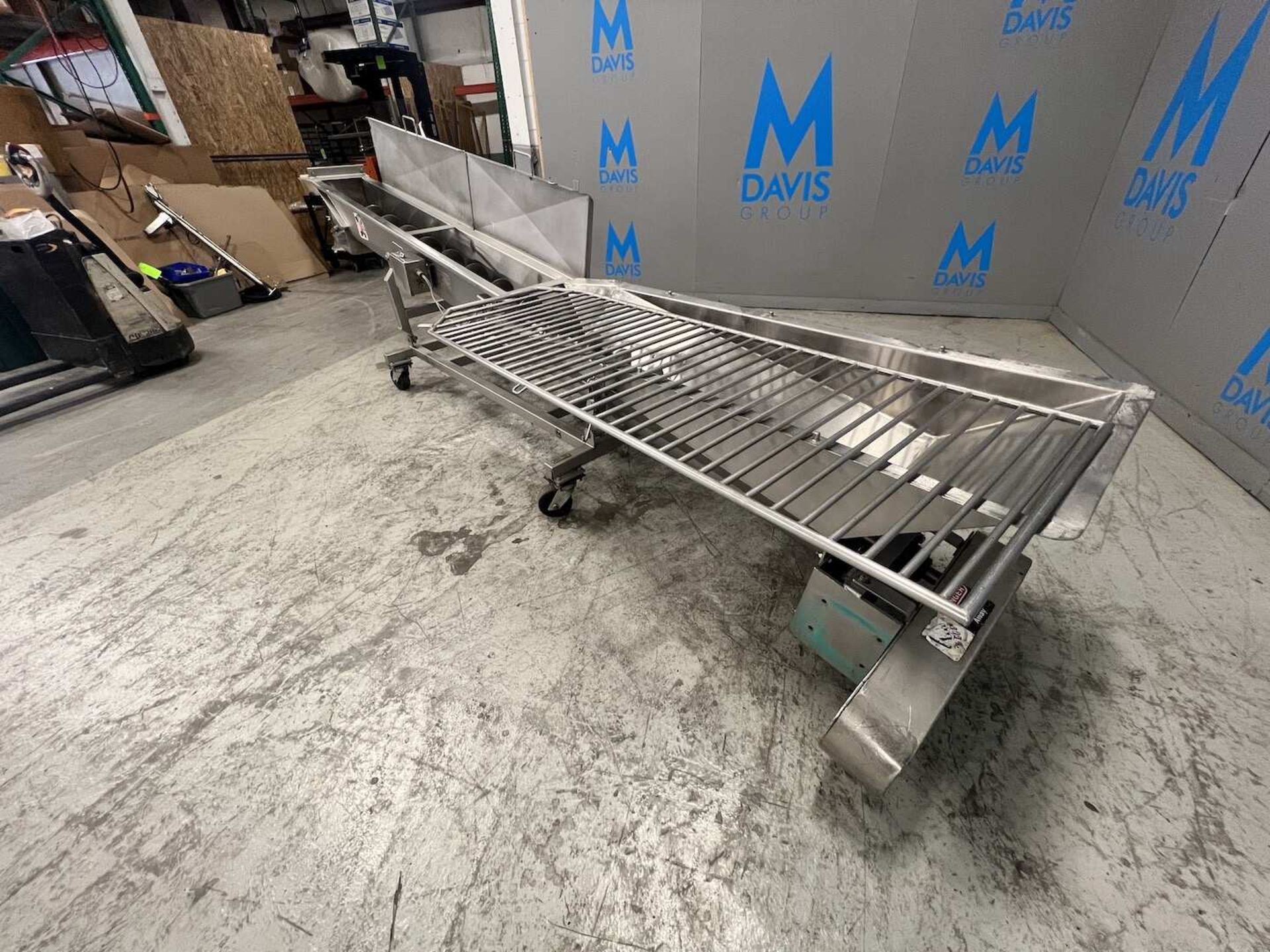 MTC 13 FT L PORTABLE INCLINED S/S AUGER CONVEYOR / HOPPER - Image 9 of 30