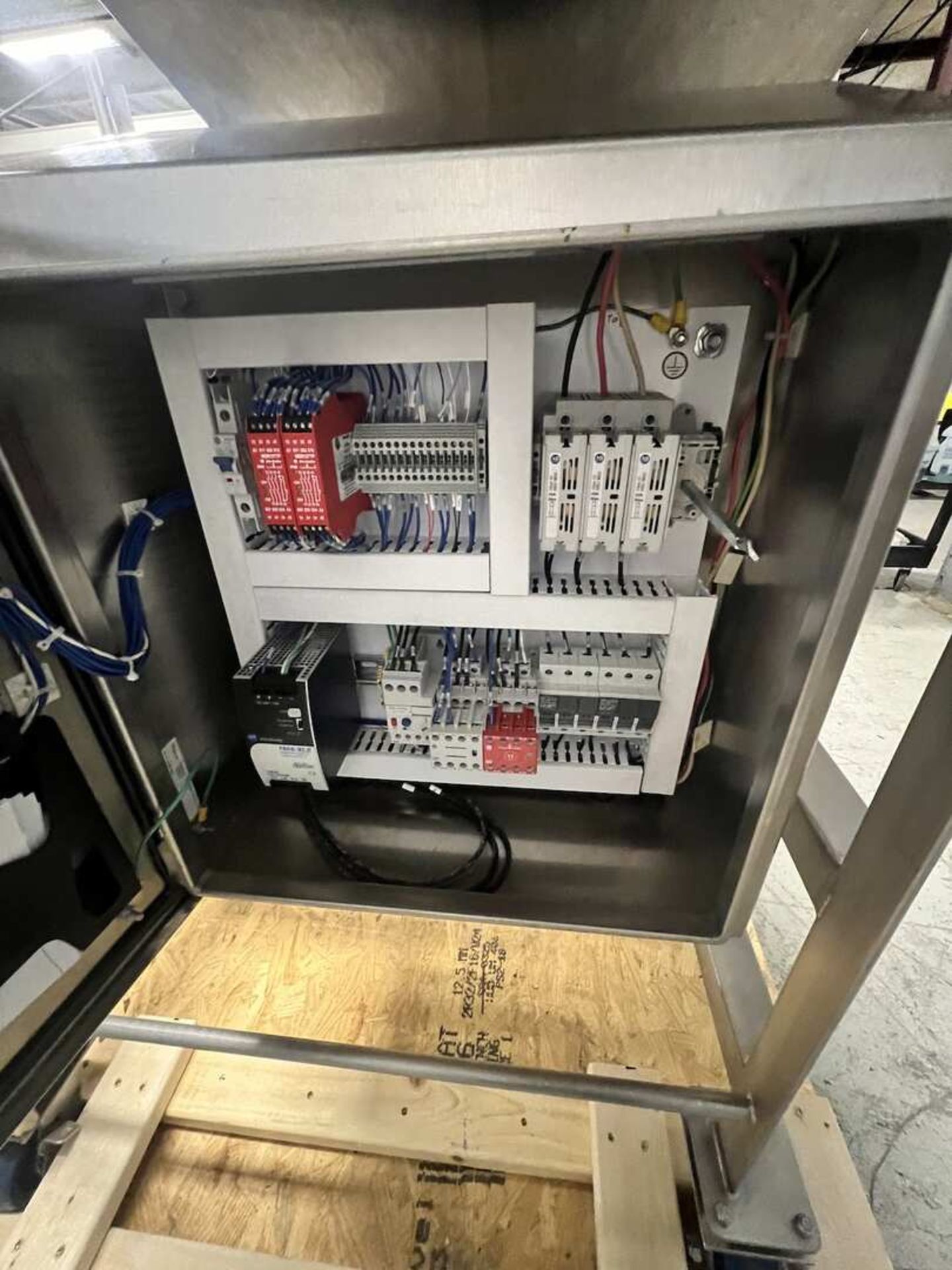 FORE-FRONT MECHANICAL PRODUCT HOPPER WITH AGITATOR - Image 14 of 15