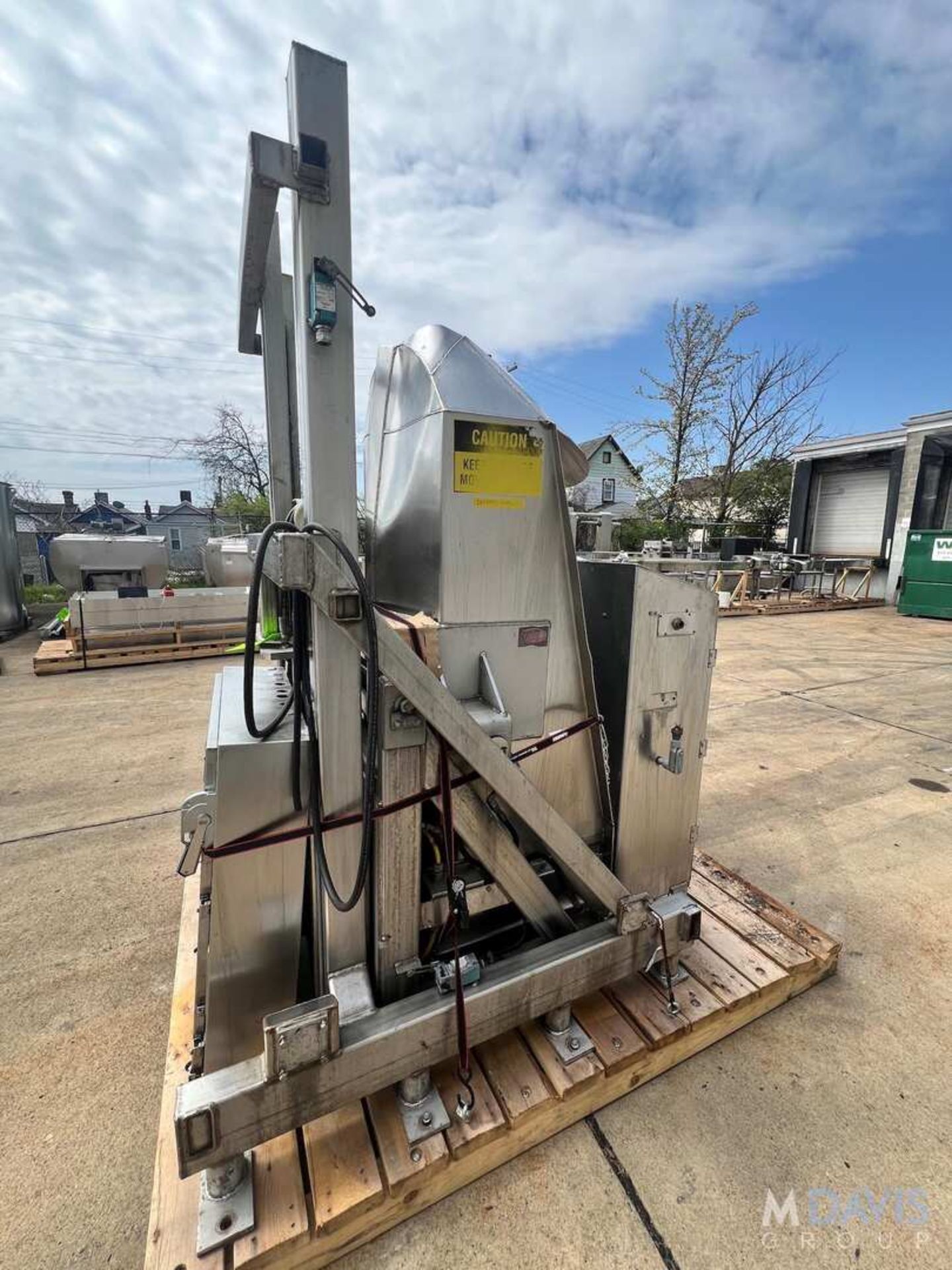 TUBAR HYDRAULIC DUMPER (INVENTORY # ) (LOCATED @ MDG SHOWROOM - PITTSBURGH, PA) (LOCATED @ MDG SHOW - Image 2 of 13