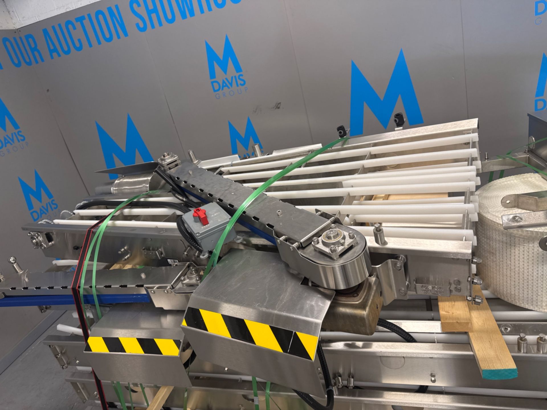 BOSTON S/S CONVEYOR SECTIONS WITH DRIVES - Image 6 of 10