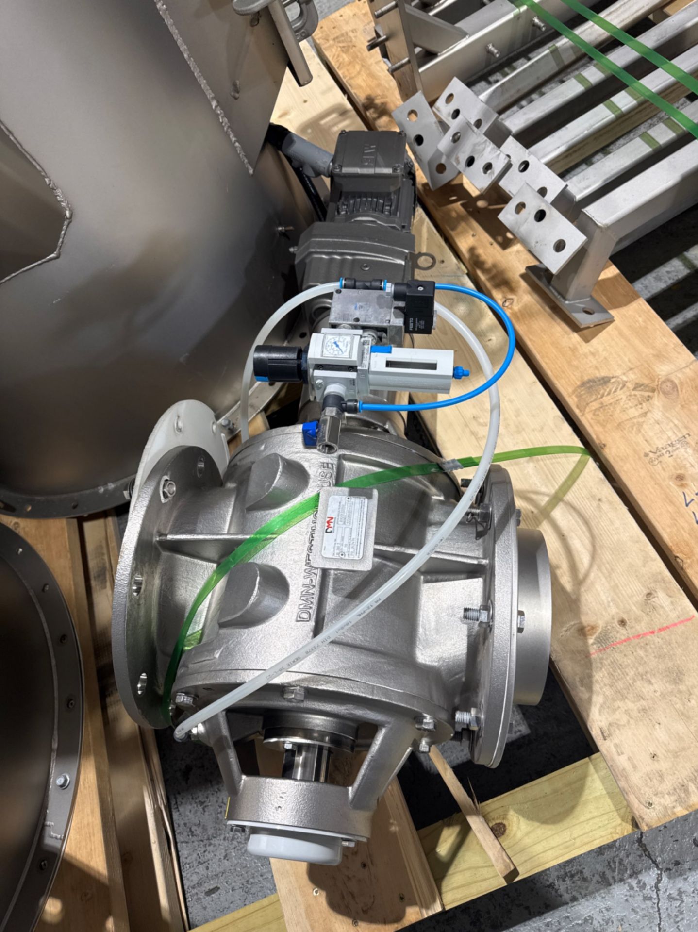 Sweco 46 S/S Deck Sifter with Flexicon Bag Dump Station with Dust Collection System - Image 22 of 29