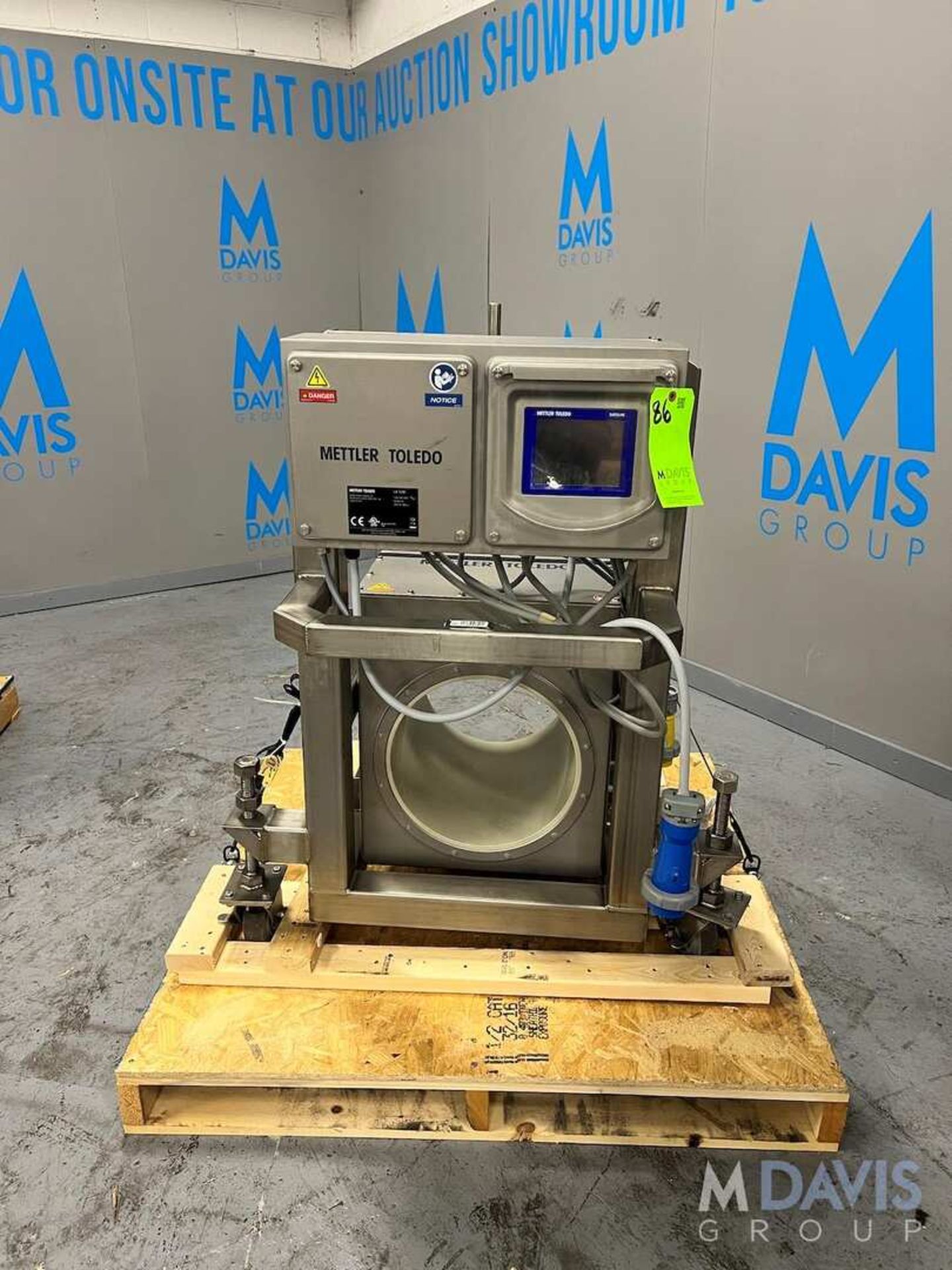 NEW METTLER TOLEDO PIPELINE METAL DETECTOR, MODEL V4-REM, 100 - 240 VAC, 50/60 HZ, 340 W MAX (INVENT