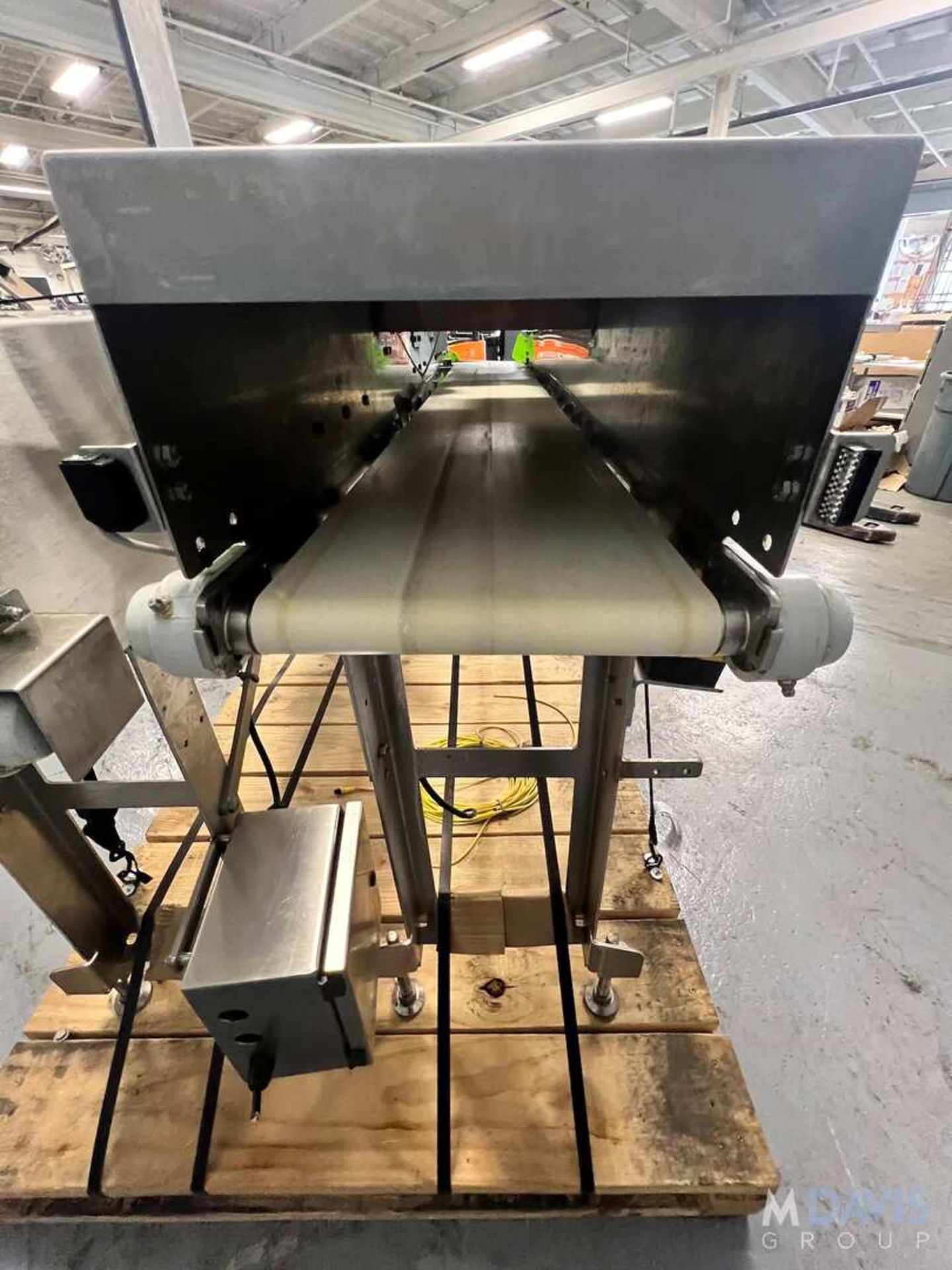 S/S CONVEYOR WITH LENZE AC TECH VARIABLE SPEED CONTROLLER, APPROX. 80 IN. L X 12 IN. W, WITH MARATHO - Image 8 of 12