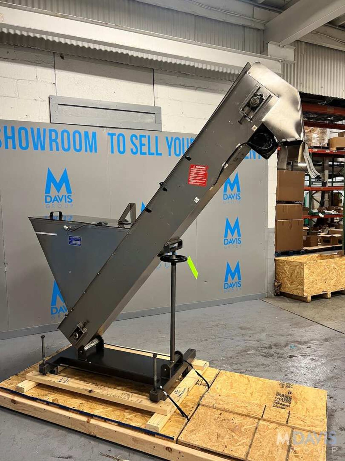 FEED SYSTEMS BOTTLE HOPPER WITH CLEATED ELEVATING CONVEYOR, MODEL FS-B, S/N 1151, APPROX. 20 IN. W X - Image 10 of 10