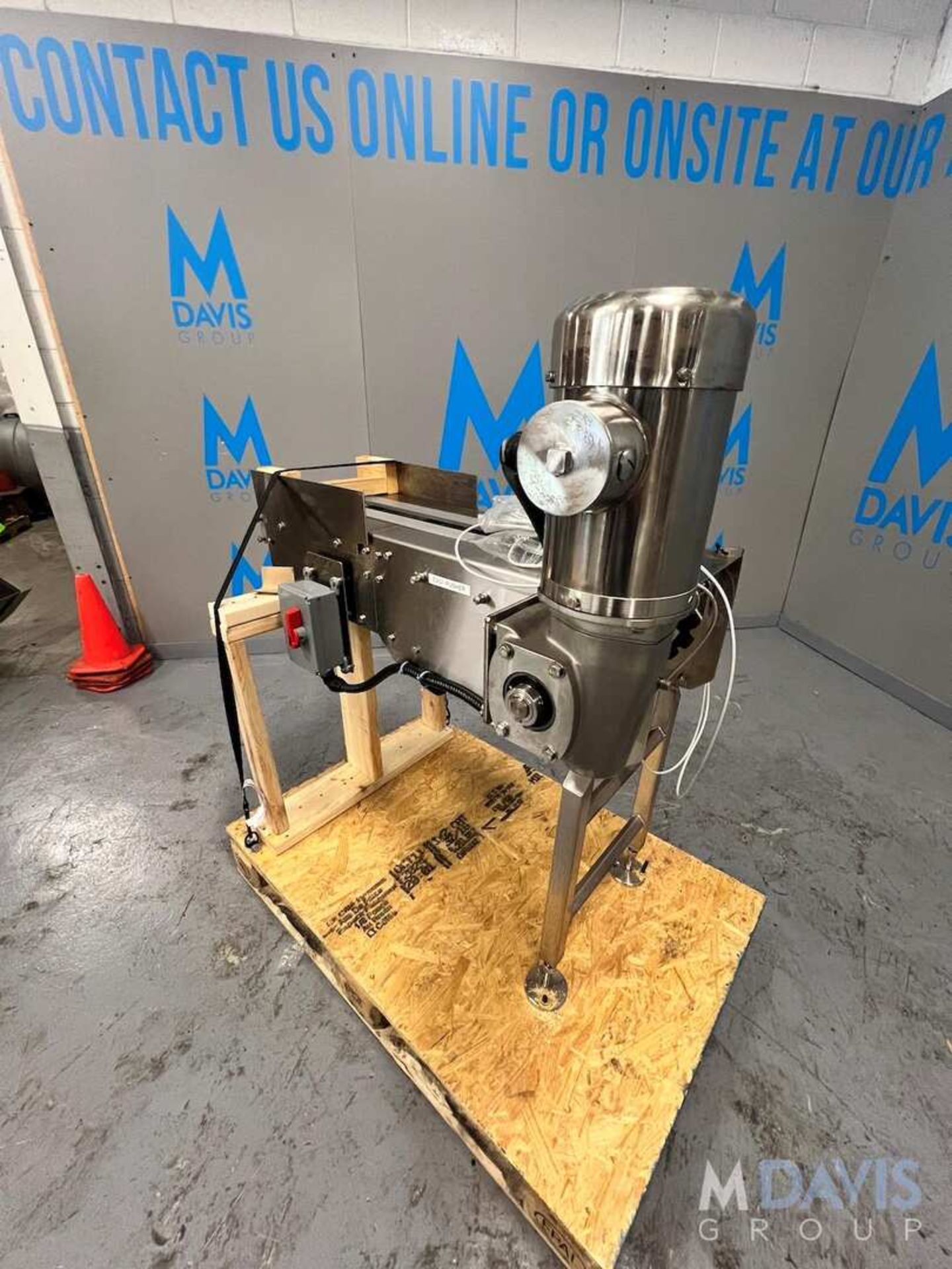 BOSTON CONVEYOR AND AUTOMATION CONVEYOR WITH PRODUCT PUSHER (REJECT STATION?), WESTINGHOUSE TECO ALL - Image 2 of 19