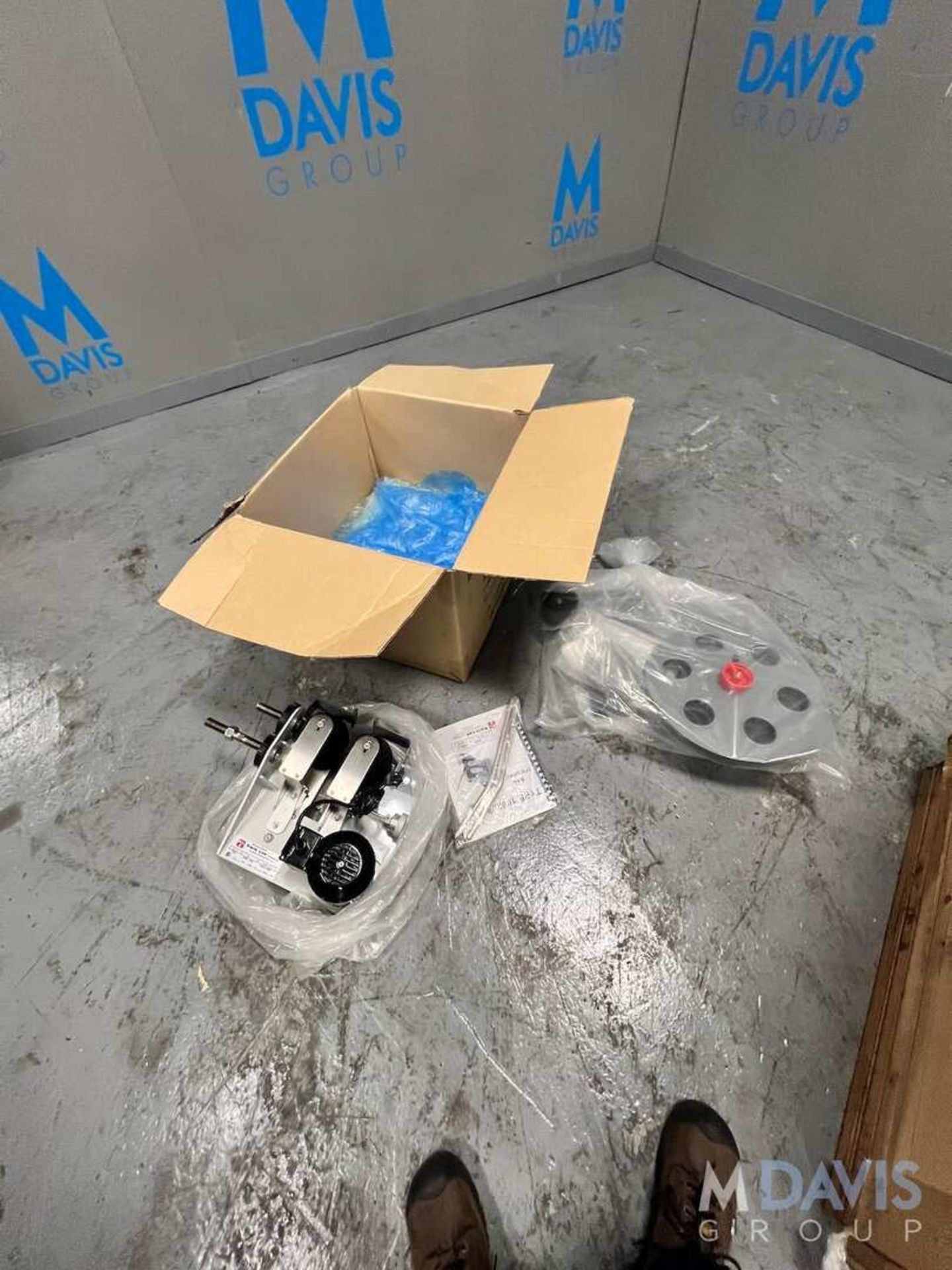 NEW KWIK LOK BAG TENSIONER / BAG CLOSER, MODEL 865, KWIK LOK BAG TENSIONER MODEL MR (INVENTORY # ) - Image 8 of 14