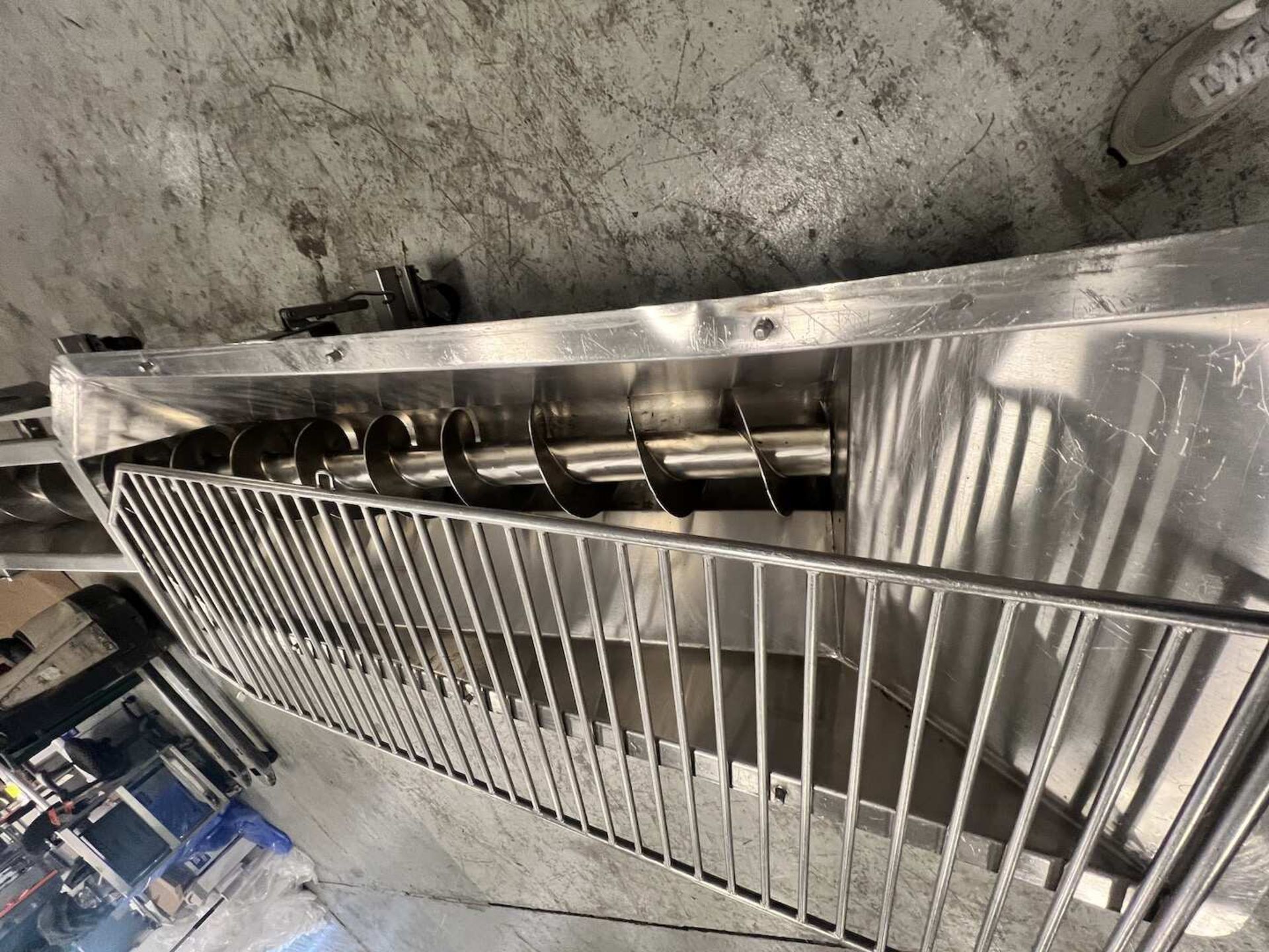 MTC 13 FT L PORTABLE INCLINED S/S AUGER CONVEYOR / HOPPER - Image 18 of 30