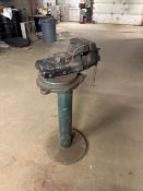PEDESTAL VISE