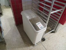 Plastic bin on wheels