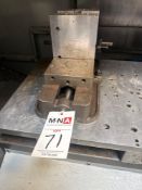 Kurt AngLock D-675 Mill Vise