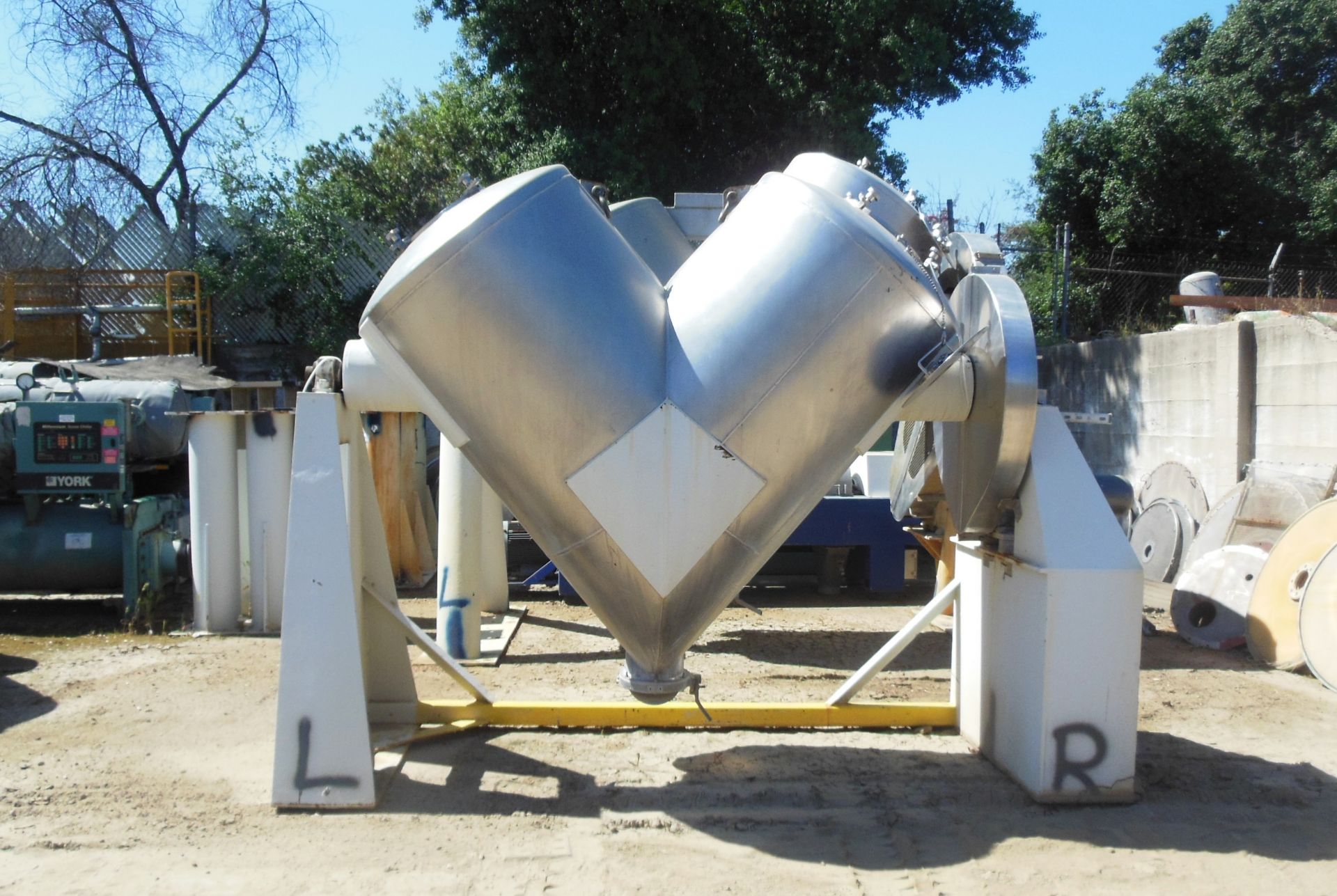 V. Shell Mixer Patterson Kelley Twin Shell V-Type Mixer, 50 cubic feet working ...