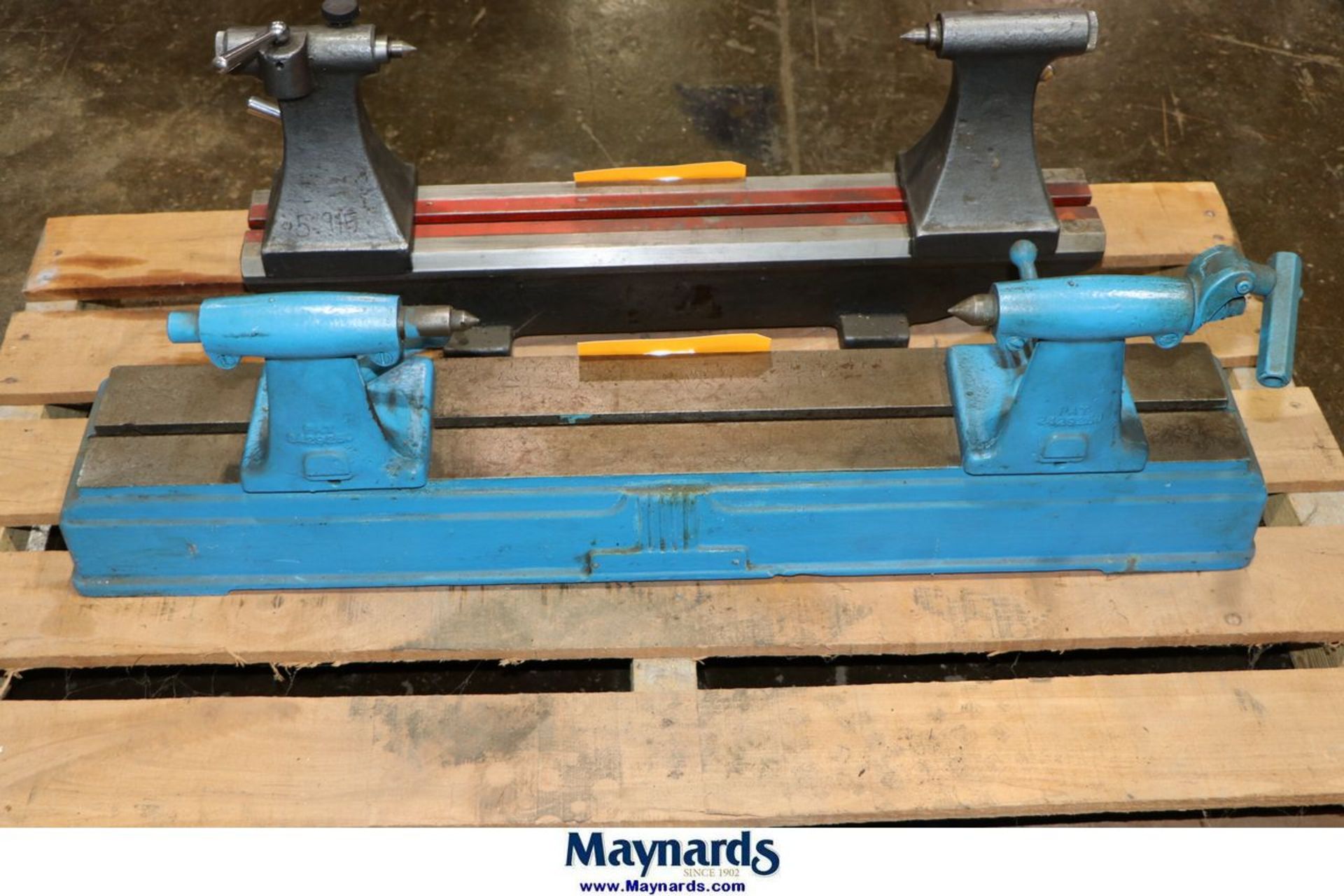 Remaval Bench { Choice of lots: 226, 227 } 18