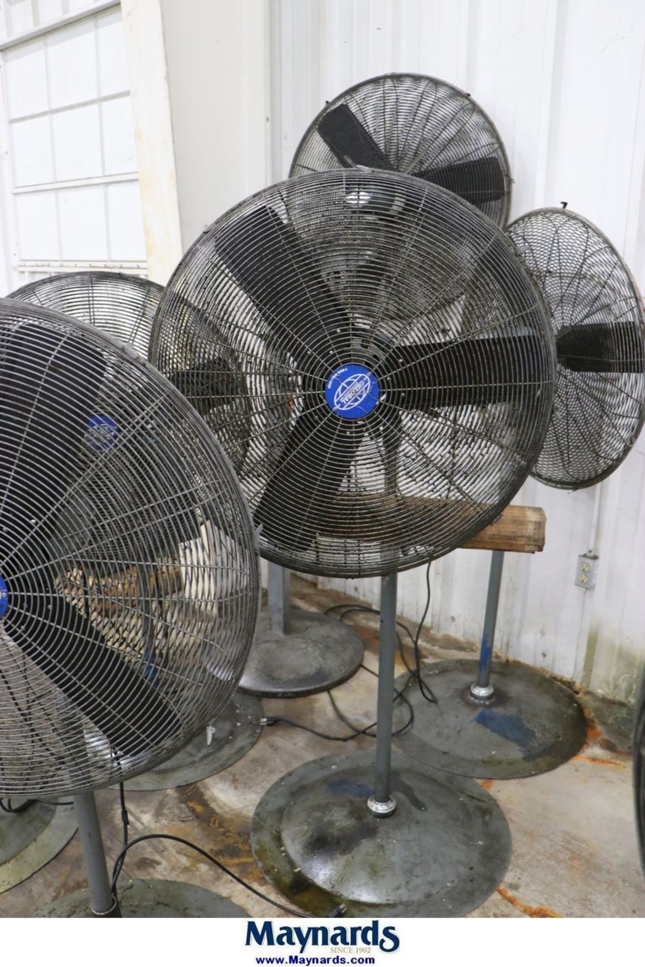 Lots Fans { Choice of lots: 269, 270, 271 } Lot of (6) Pedestal Shop Fans 120V