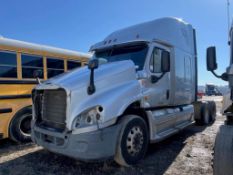 2014 Freightliner Cascadia Sleeper T/A Road Tractor