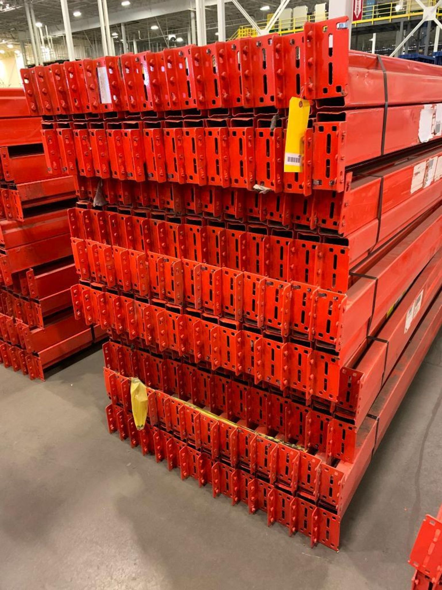 Kingway Rack { Choice of lots: 497 (P) } (140x) 108