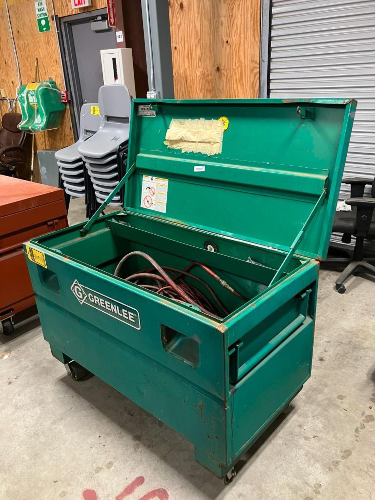Greenlee Rigging Box Greenlee Rolling Gang Box w/ Extension Cords & Air Hose