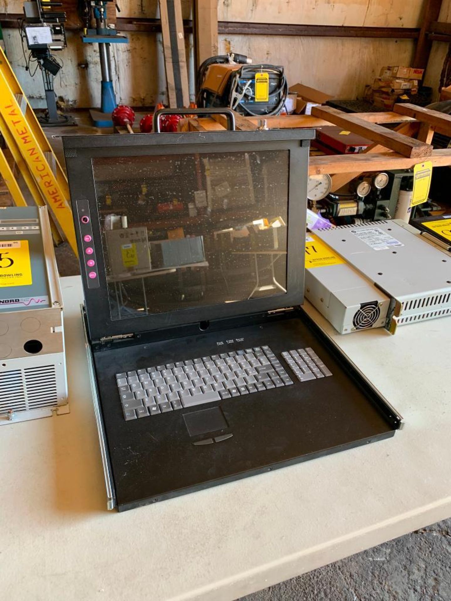 Ksr Control Console Minicom Rackmount Console, KSR-117XX 1U