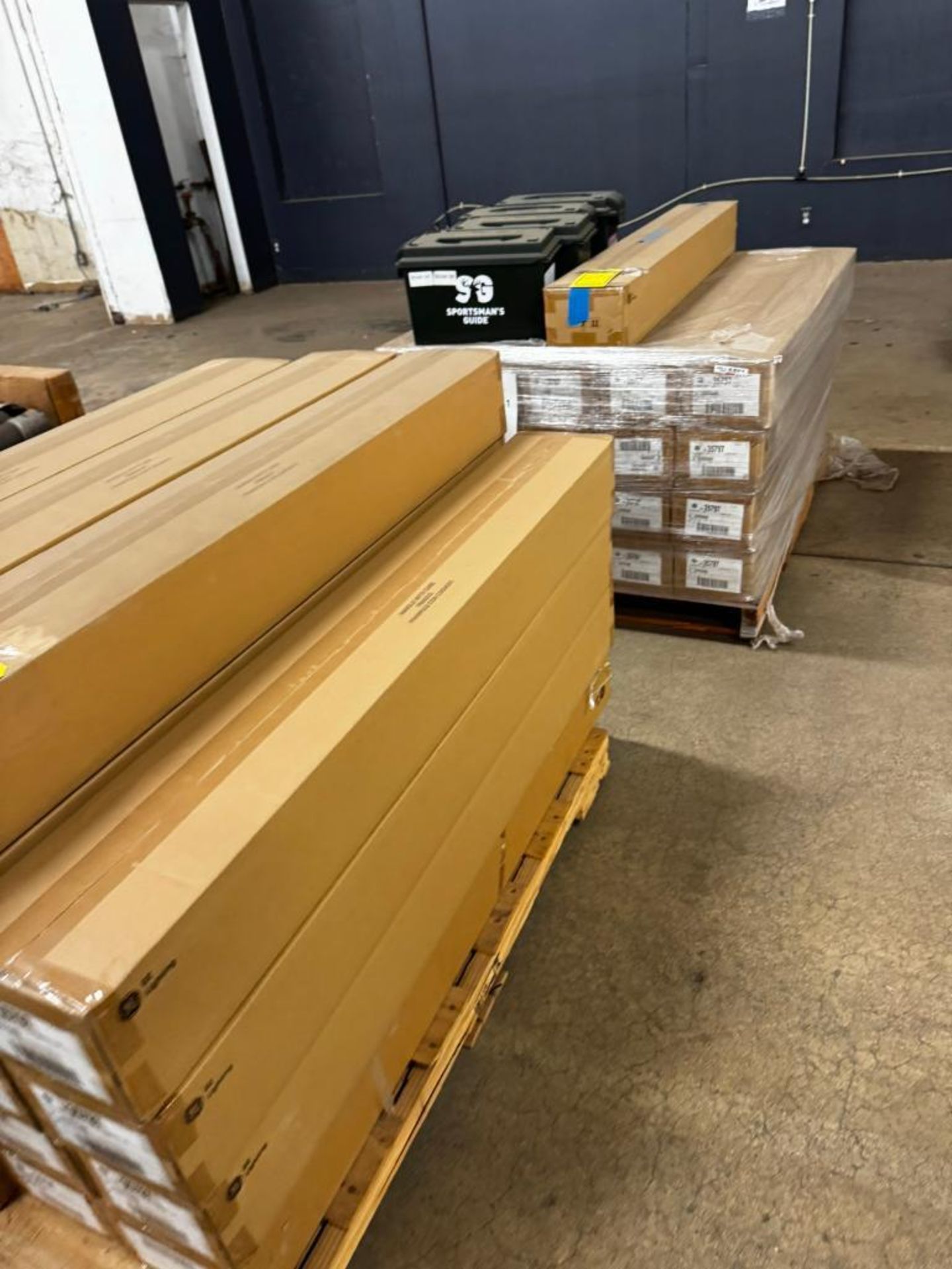 Google Led Pallets (2) (New) Pallets of General Electric LED Light Bulbs
