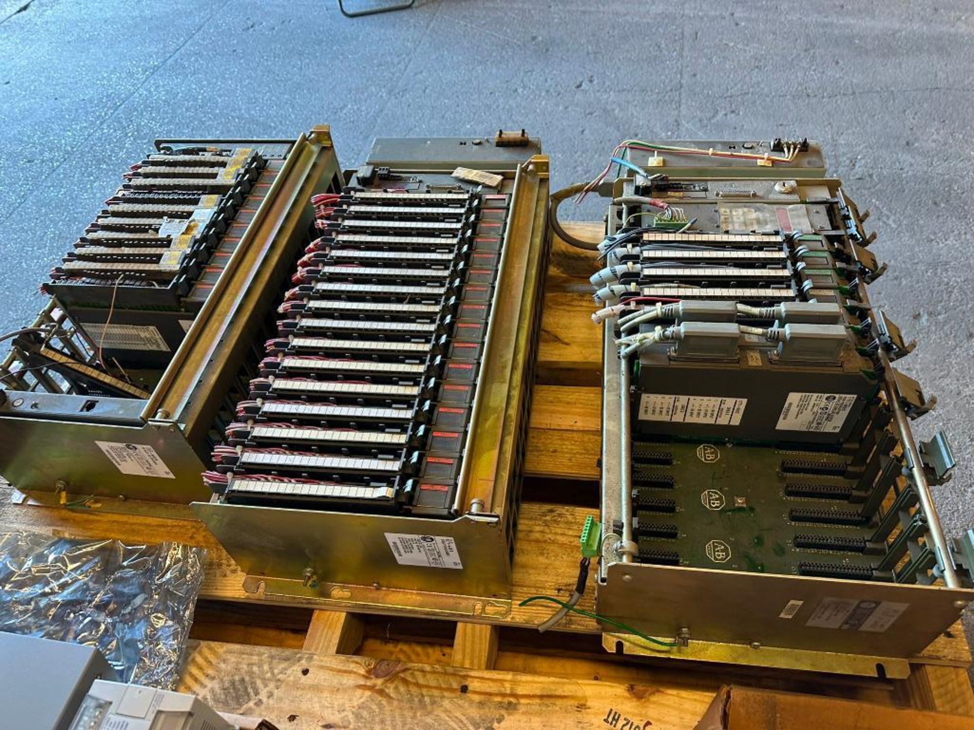 (FJ) Pallet of Allen-Bradley 1771 Slot Racks, Data Highway Interface ...