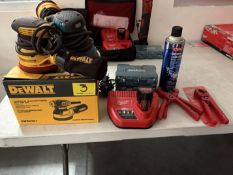 Lot of tools, contains: 2 orbital sanders from DEWALT and MAKITA; 2 sets of 18 metal drill bits fro