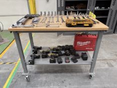 Lot set, contains: Set of 11 fixed Spanish wrenches from 5/8 to 1 1/2, GEAR WRENCH brand; Set of 6