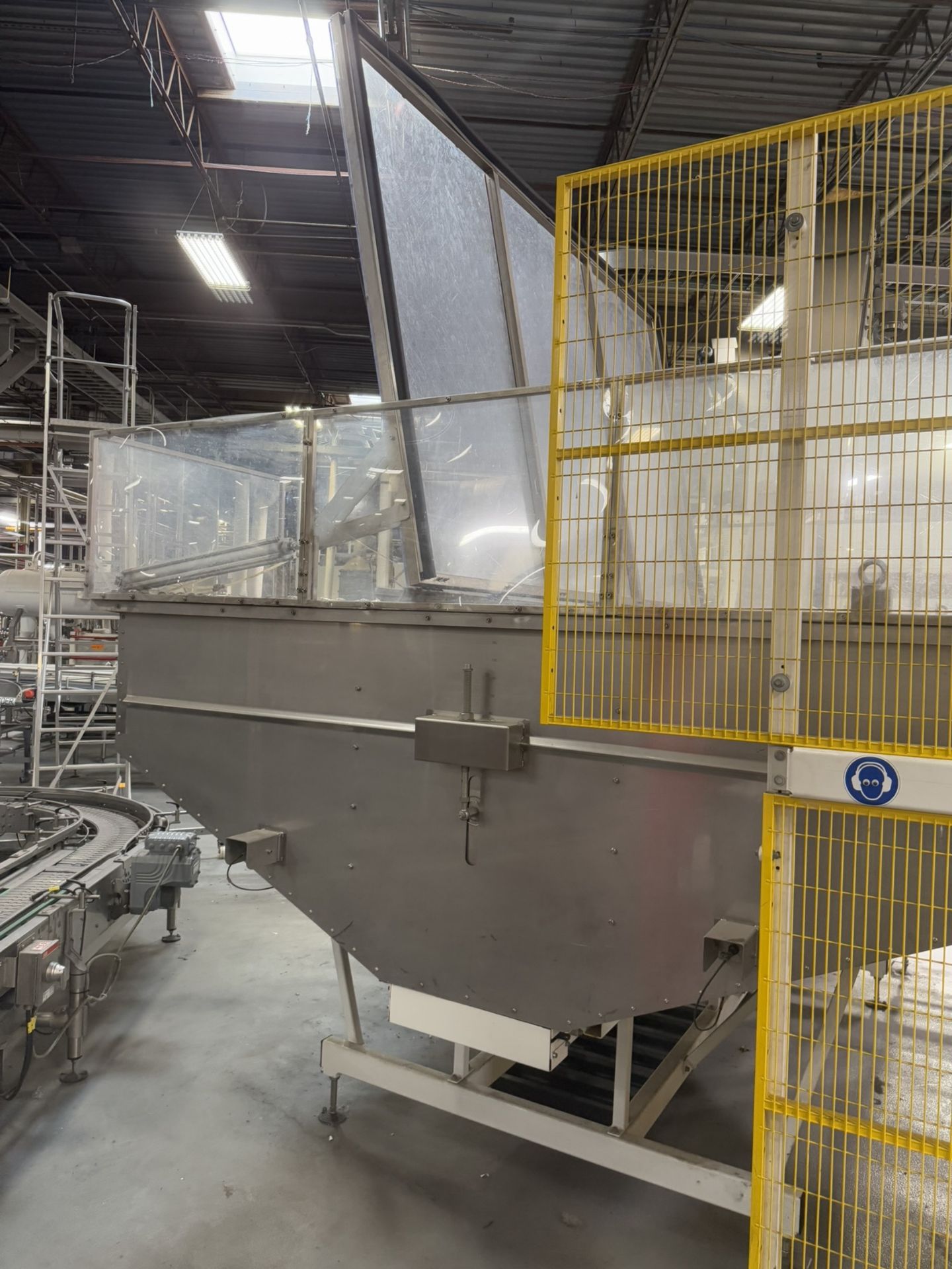 Preform Hopper, Overall approx 10' L X 10' W X 8'6" Tall, Bin Dims ...