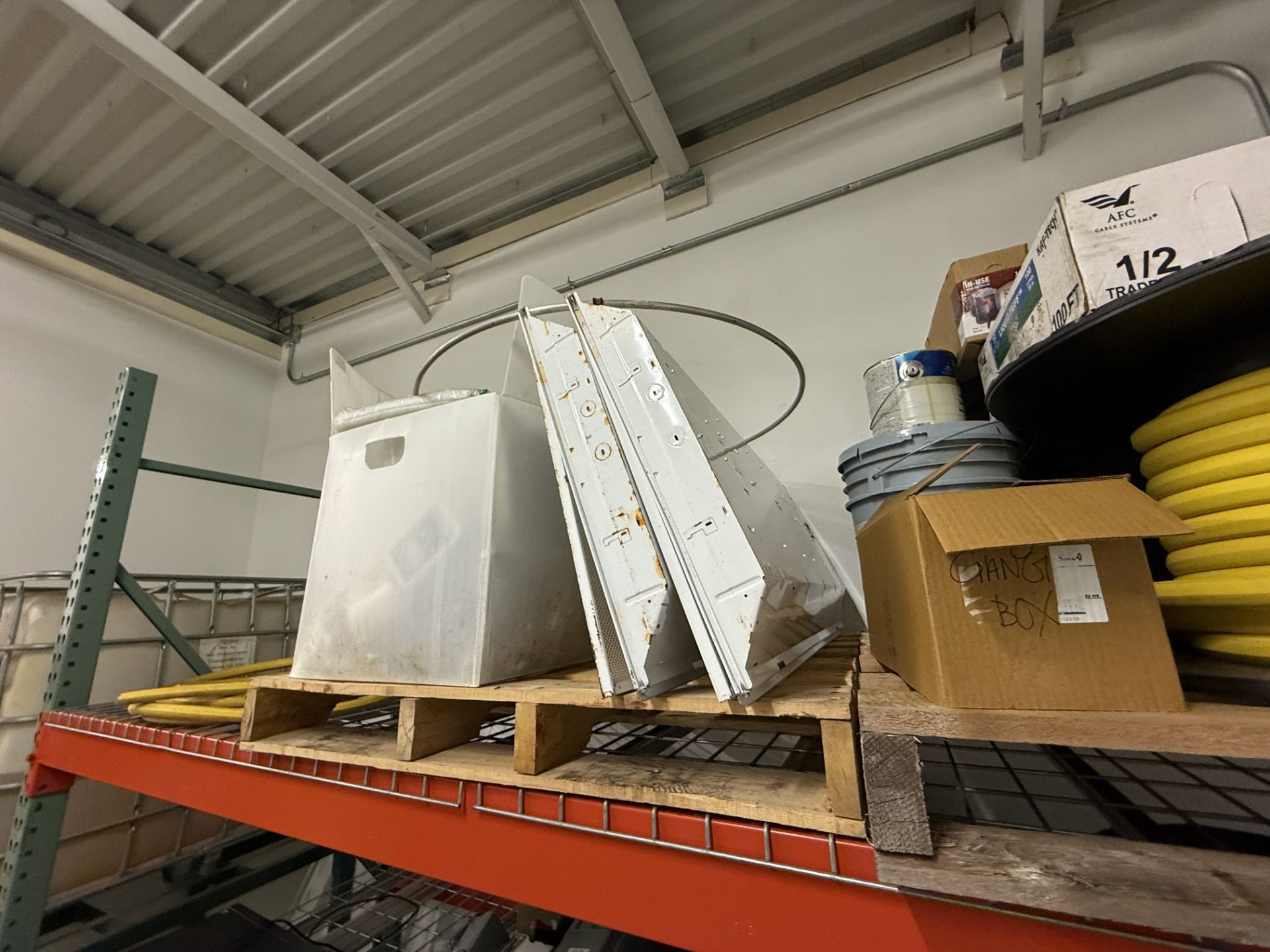 {Lot} on Pallet Racking C/O: Electrical Components, Wire, Lights, Hose ...