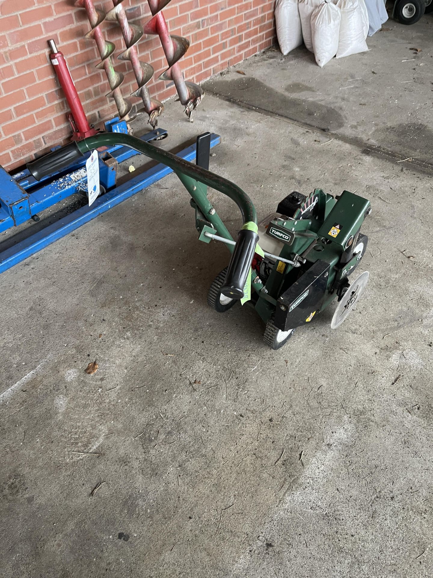 Turf Co. Edge R Rite #85304 Walk Behind Edger