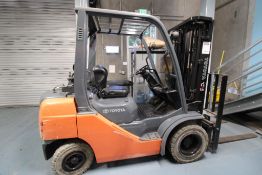 FORKLIFT, Toyota Mdl. 8FGU25, 5000 lb. base cap., 4500 lb. cap. as equipped at 24" load center, 189"