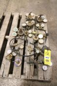 LOT OF PRESSURE GAUGES