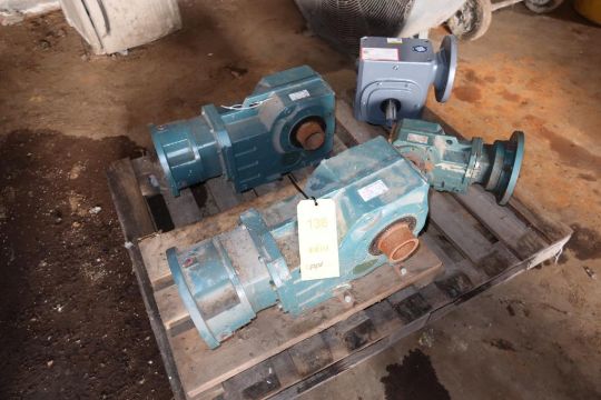 LOT: (4) Assorted Gearboxes (LOCATED AT: 6810 Irvington Blvd., Houston, TX 77022)