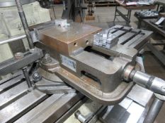 Kurt 6" Machine Vise