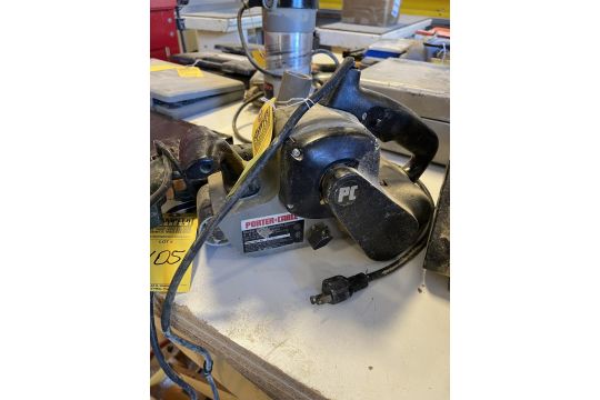 ASSORTED CORDED TOOLS - PORTER CABLE BELT SANDER / PORTER CABLE TYPE 6 ROUTER / CRAFTSMAN BELT SANDE - Image 6 of 9