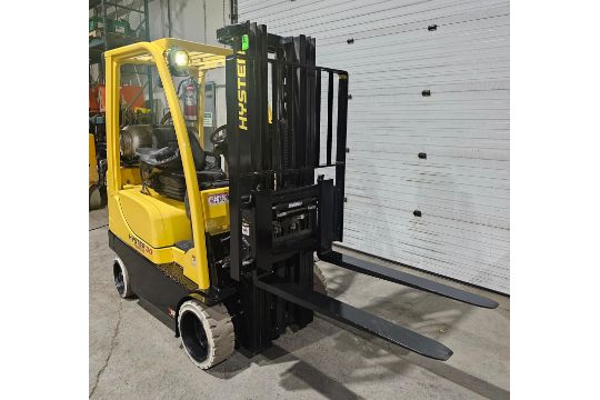 **2017 Hyster 3,000lbs Capacity LPG (Propane) sideshift 3-STAGE MAST Only 1300 hours with Non - Image 4 of 5