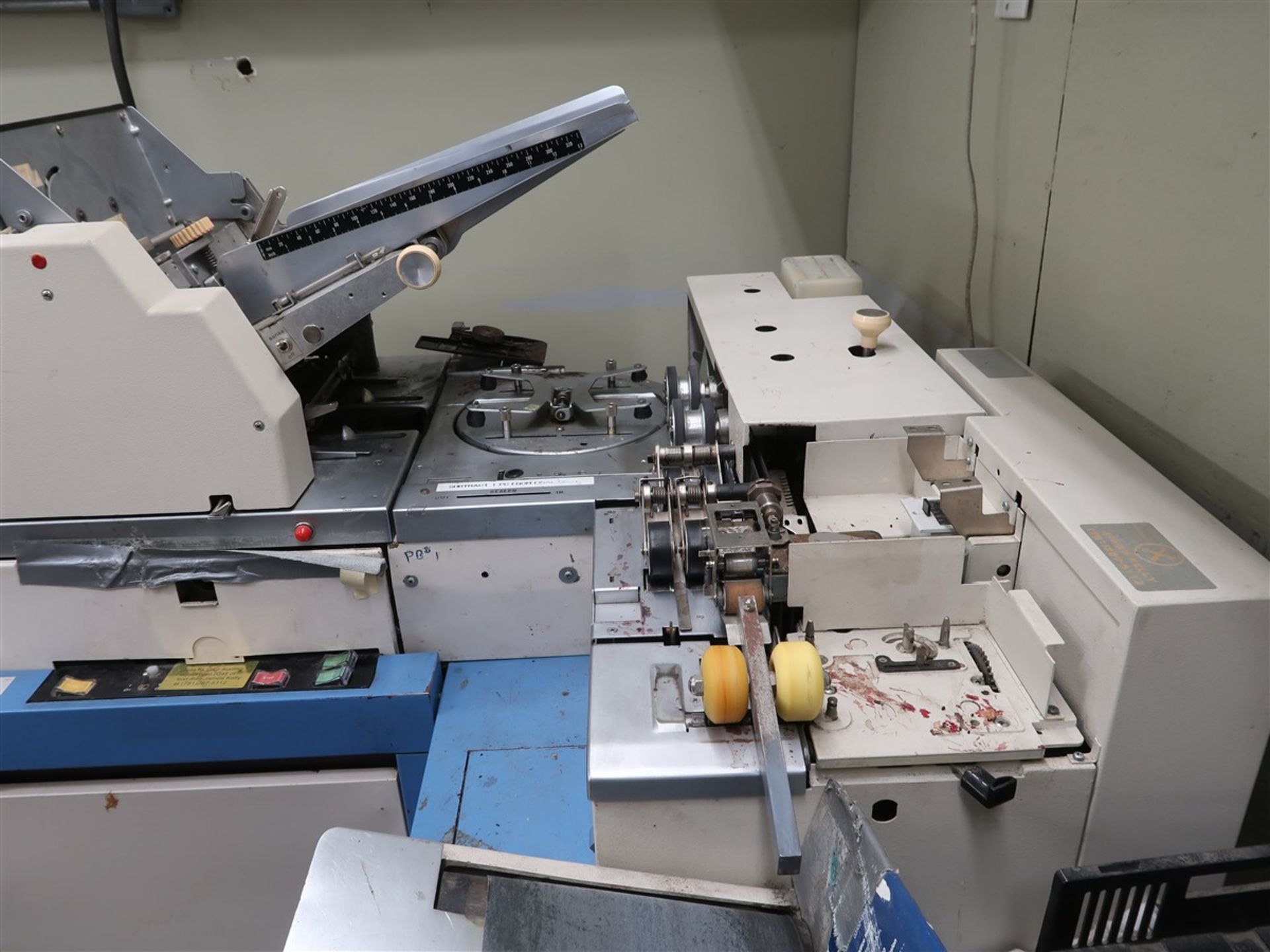 Pitney Bowes Insertamax Inserter Model 3140 w/ Pitney Bowes Stacker ...