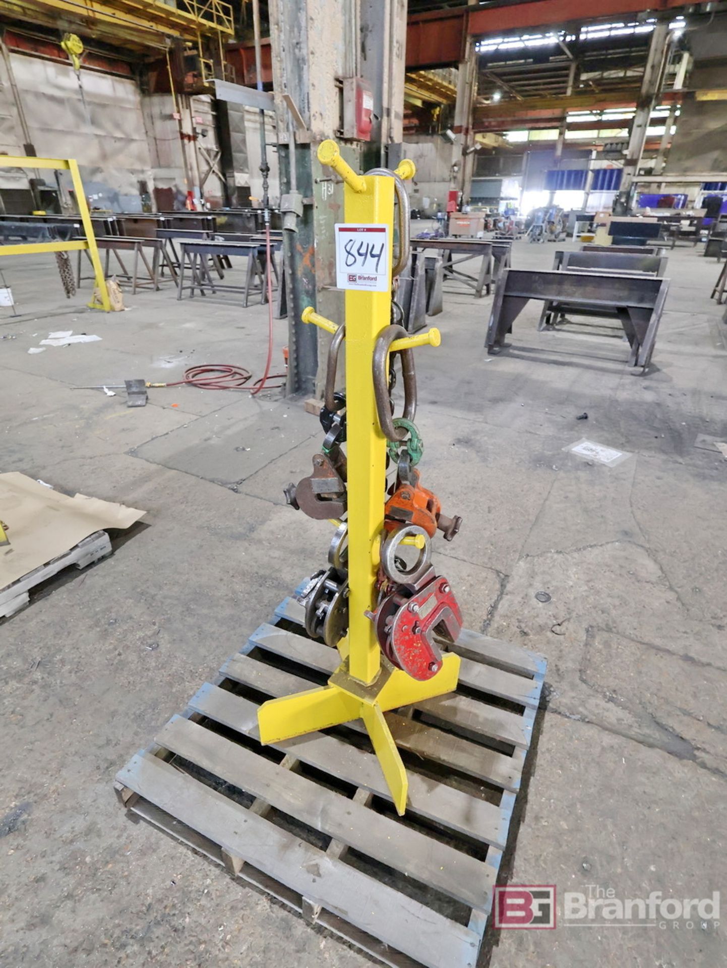 Rigging Tree Stand, w/ Sheet Lifters