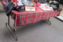 (2) 6' Folding Tables