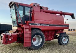 Case International 1660 Axial Flow Combine 4x4