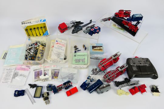 Oxford Diecast - Lesney - Aeroclub - An assorted lot of used loose models and model parts, - Image 1 of 6