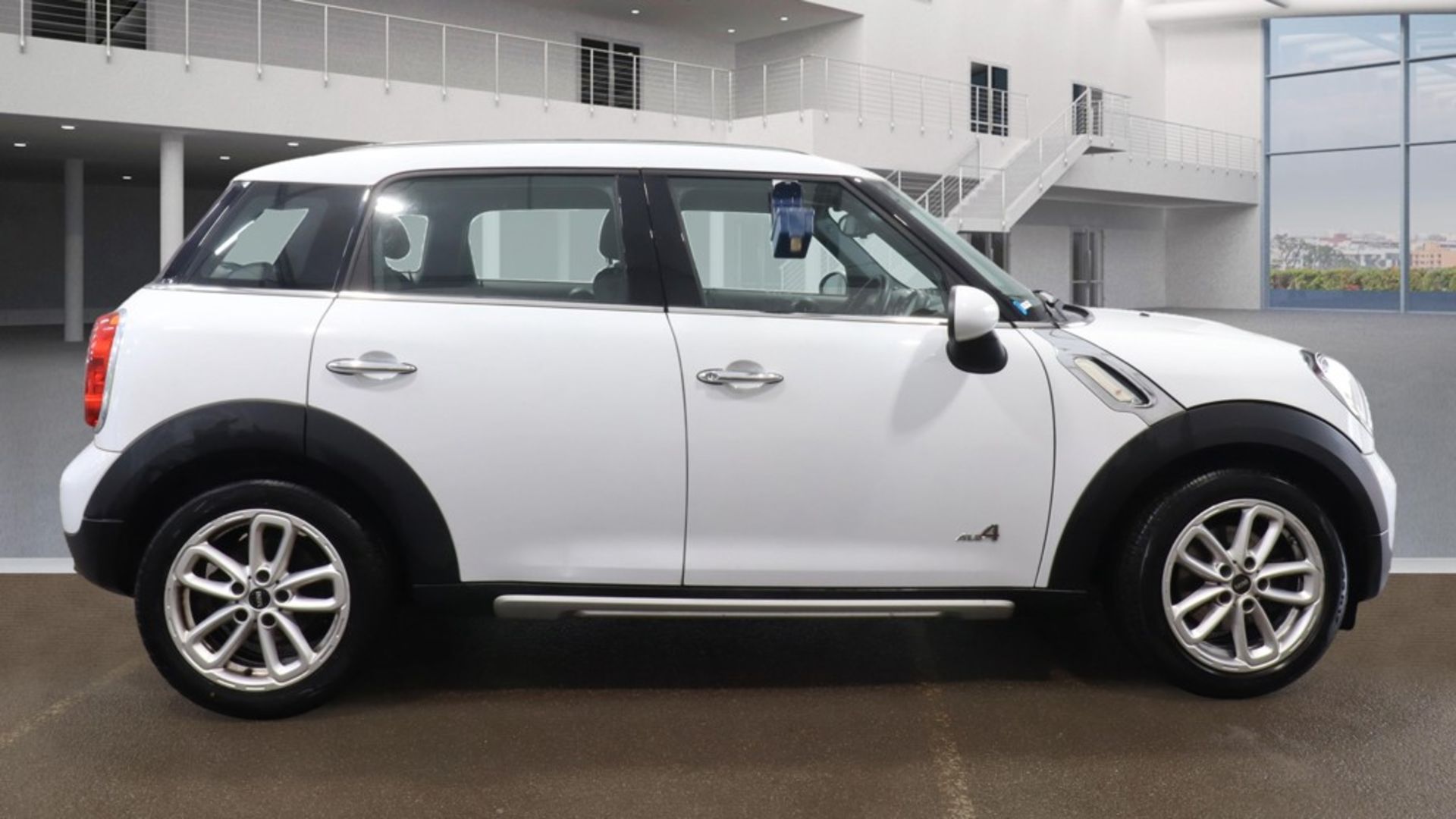 MINI COUNTRYMAN 1.6 COOPER D ALL 4 HATCHBACK 2015 (15) - Image 2 of 11