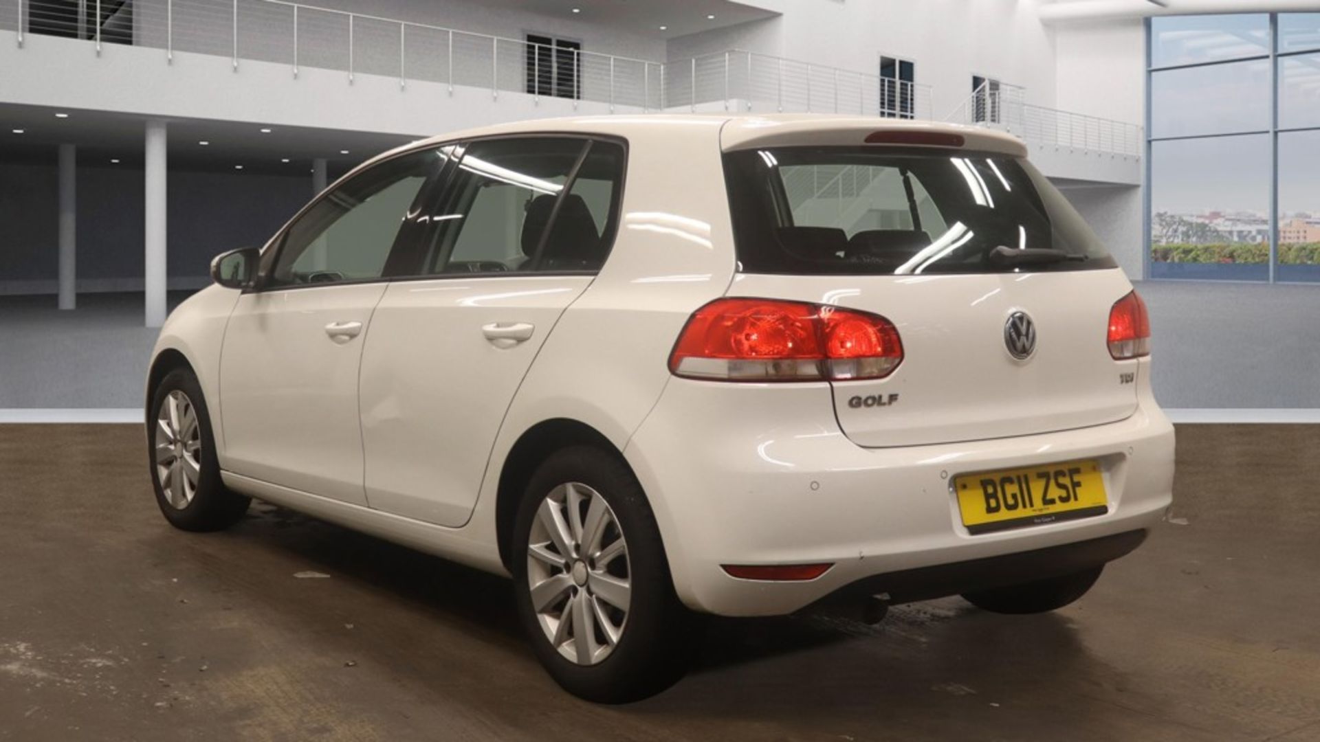 VOLKSWAGEN GOLF 1.6 TDI MATCH 2011 (11) (MOT SEPT 26) - Image 4 of 11